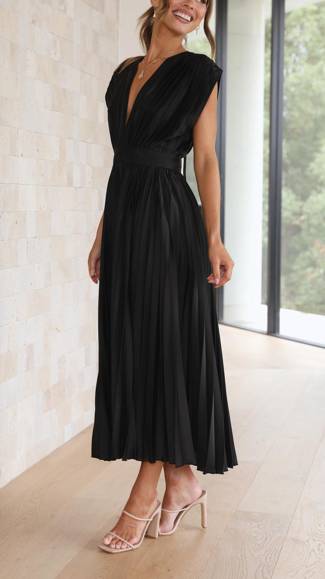 Stellar™ | Pleated Maxi Dress